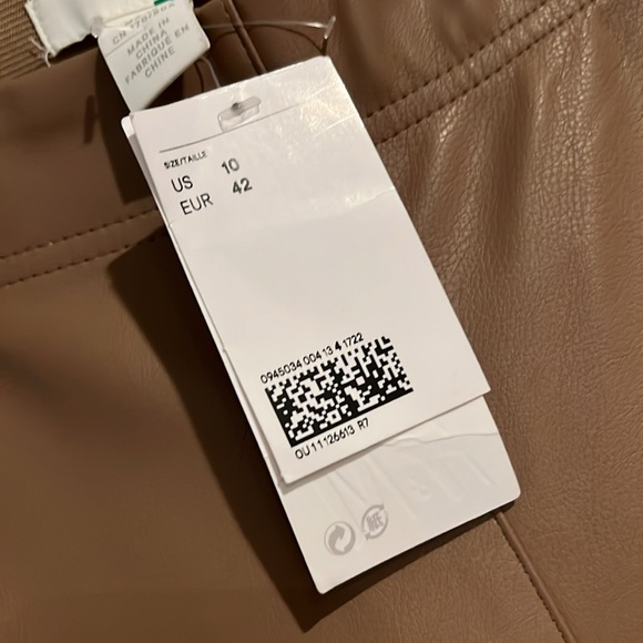 H&M vegan leather pants size 10 - Picture 4 of 7